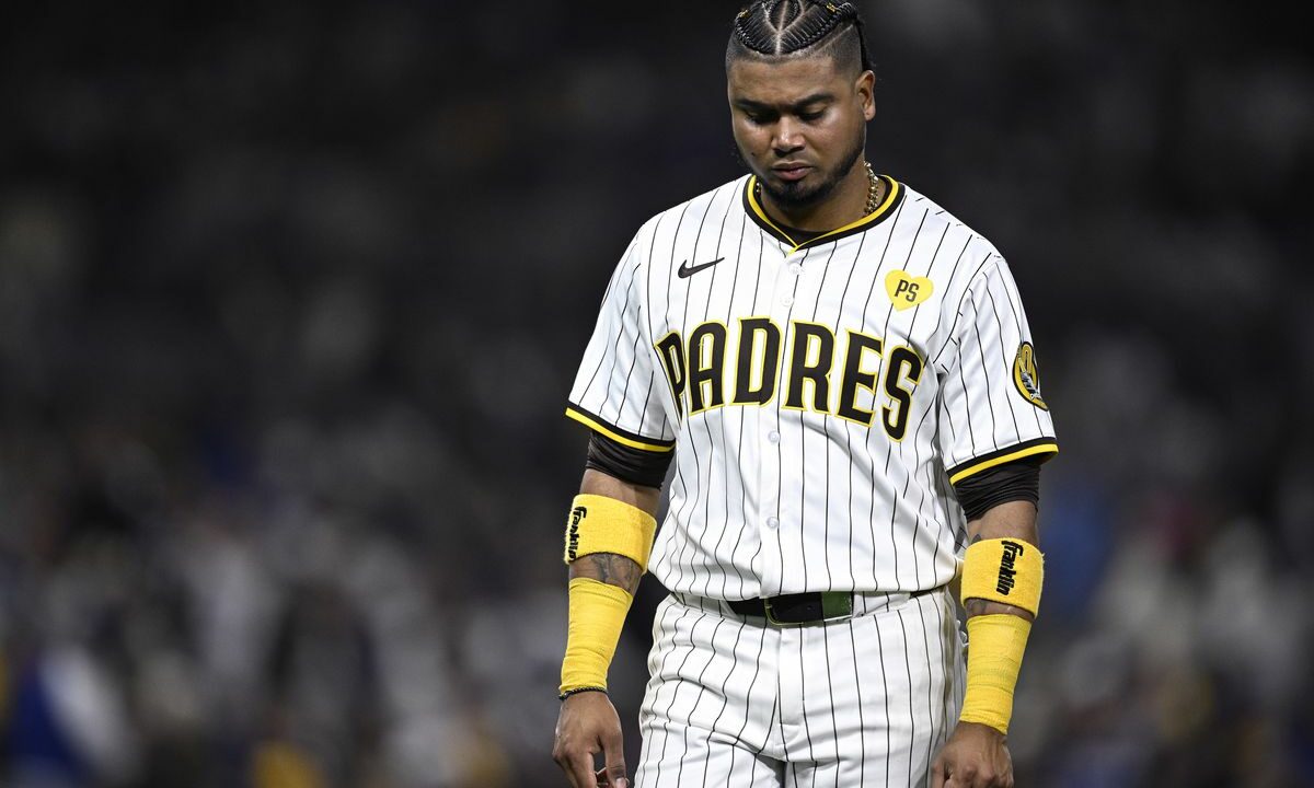 MLB | Lesión de Luis Arráez no lo aparta del terreno de juego